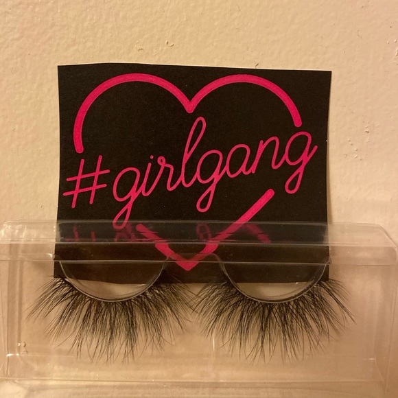 Lashes - Picture 1 of 1